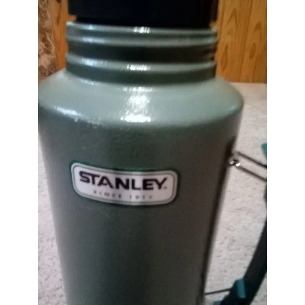 Stanley Aladdin 2 Qt Green Thermos